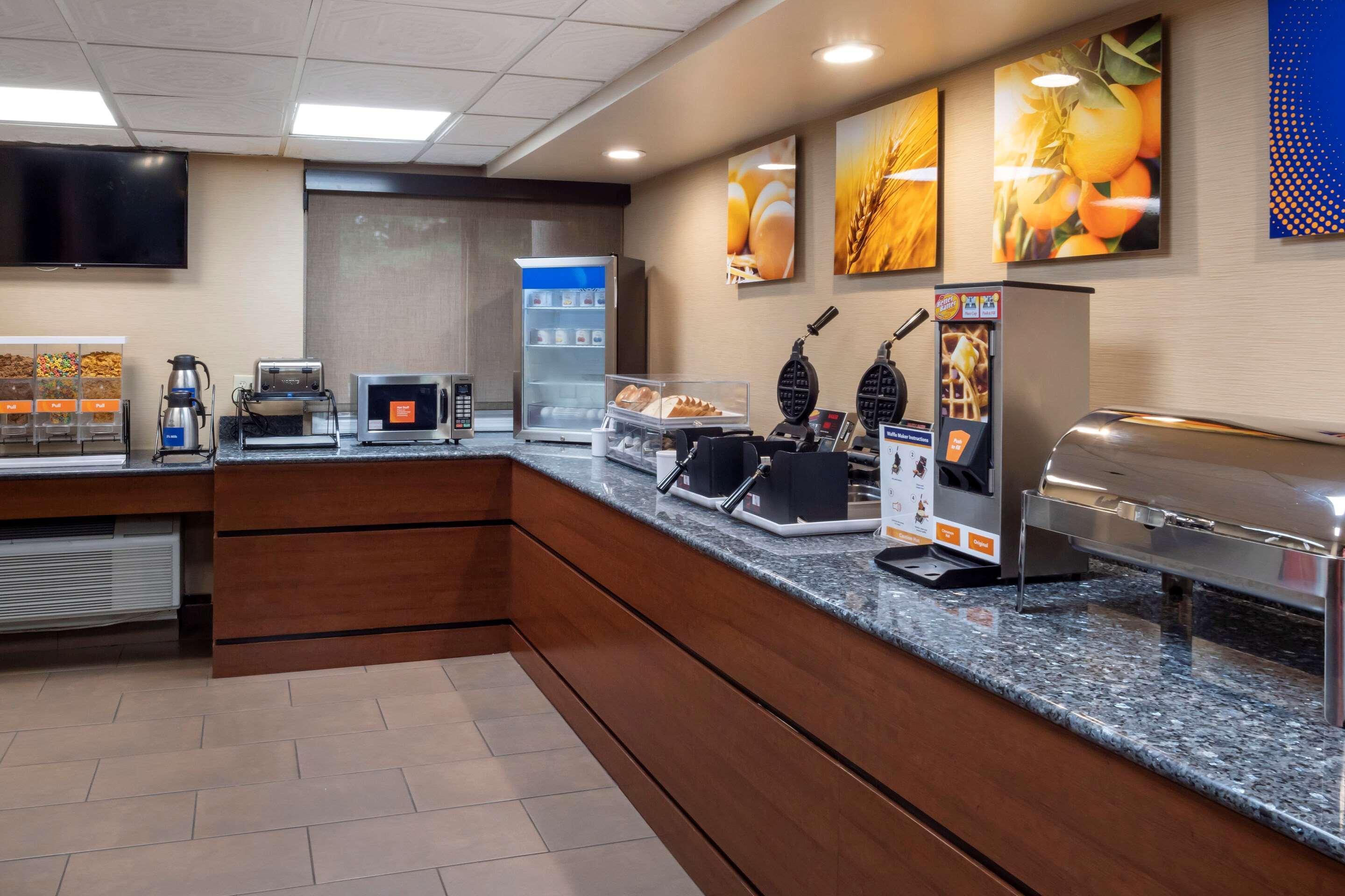 Comfort Inn Edison - New Brunswick Εξωτερικό φωτογραφία